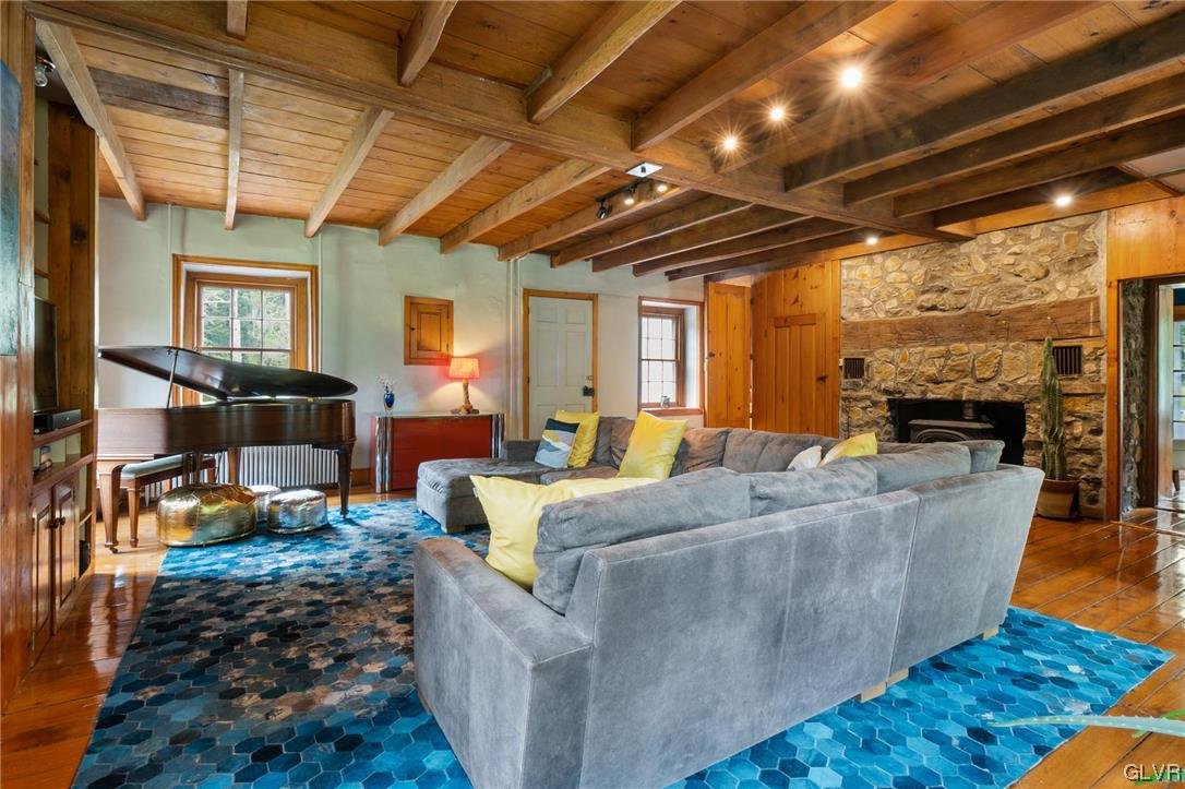 1590 California Road