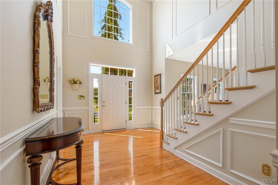 3315 North Bay Hill Drive