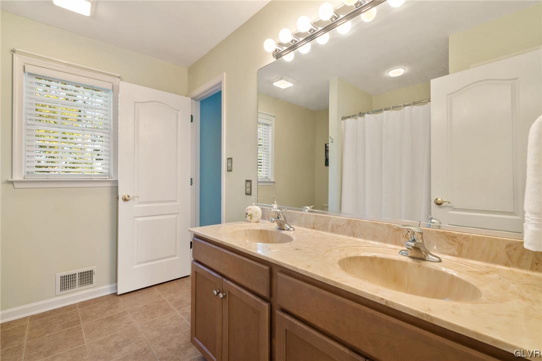 3315 North Bay Hill Drive