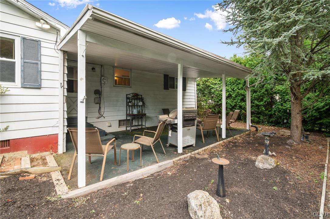 7302 Hillcrest Drive