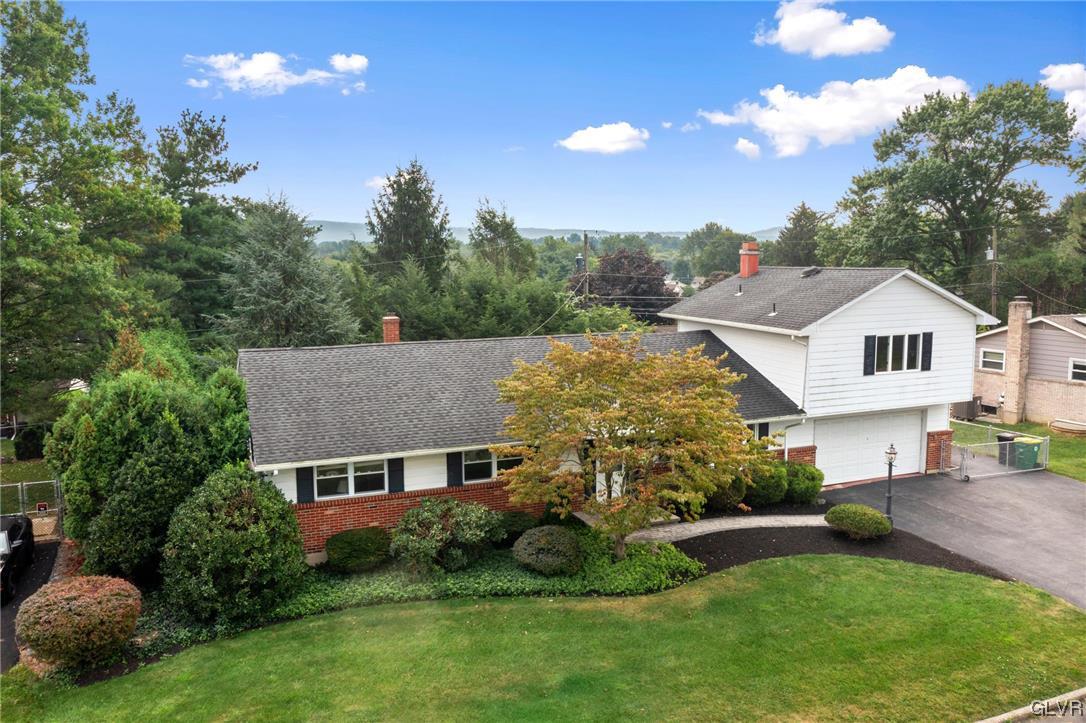 7302 Hillcrest Drive