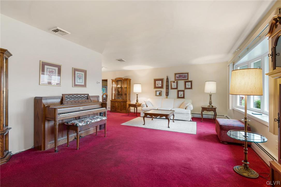 7302 Hillcrest Drive