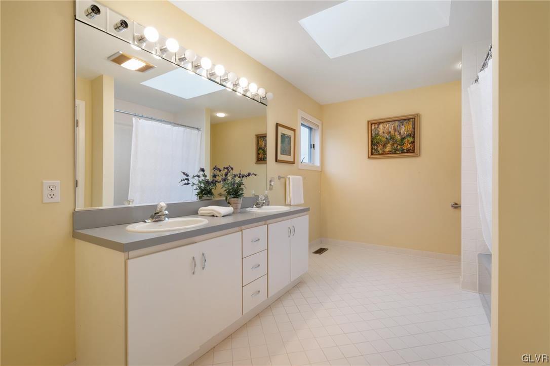 2882 Sheffield Drive