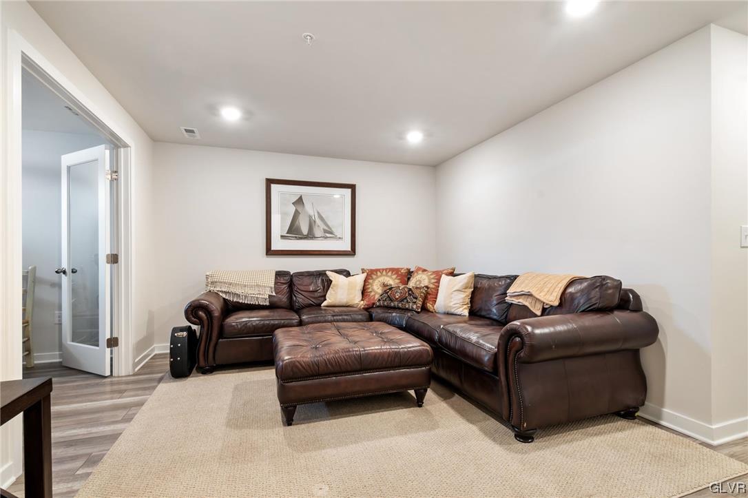 4928 Brookside Court