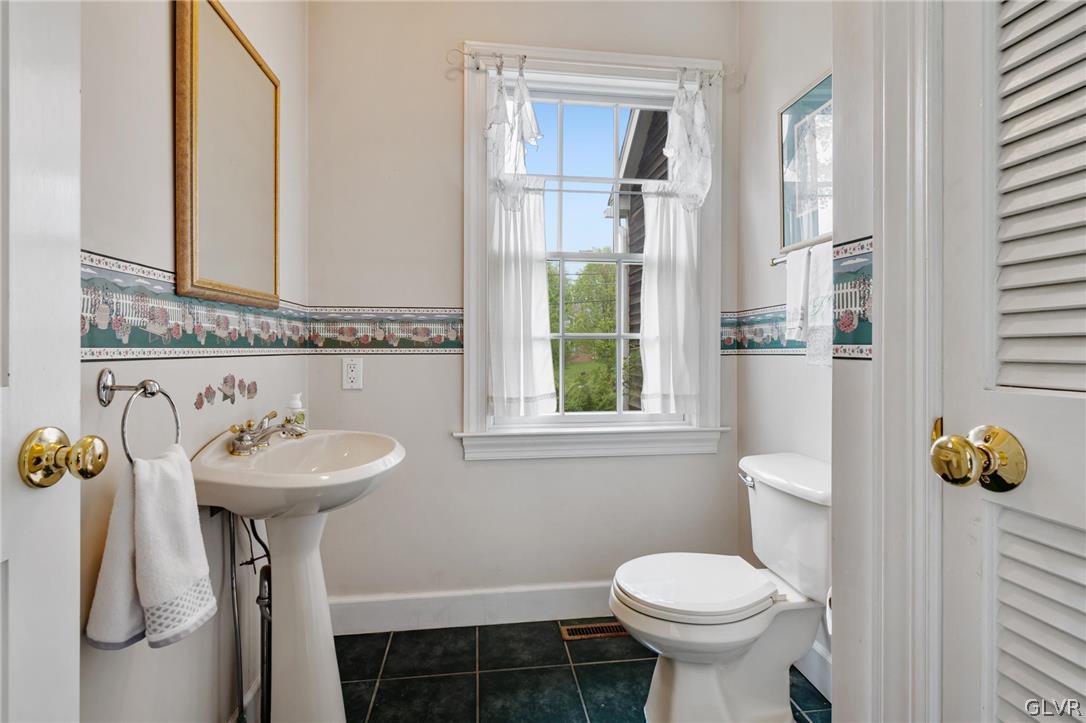 4236 Huckleberry Road