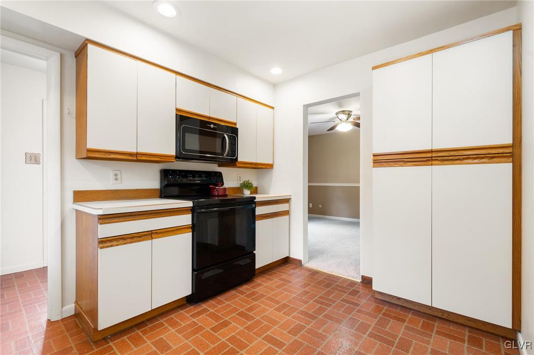 2871 Springhaven Place