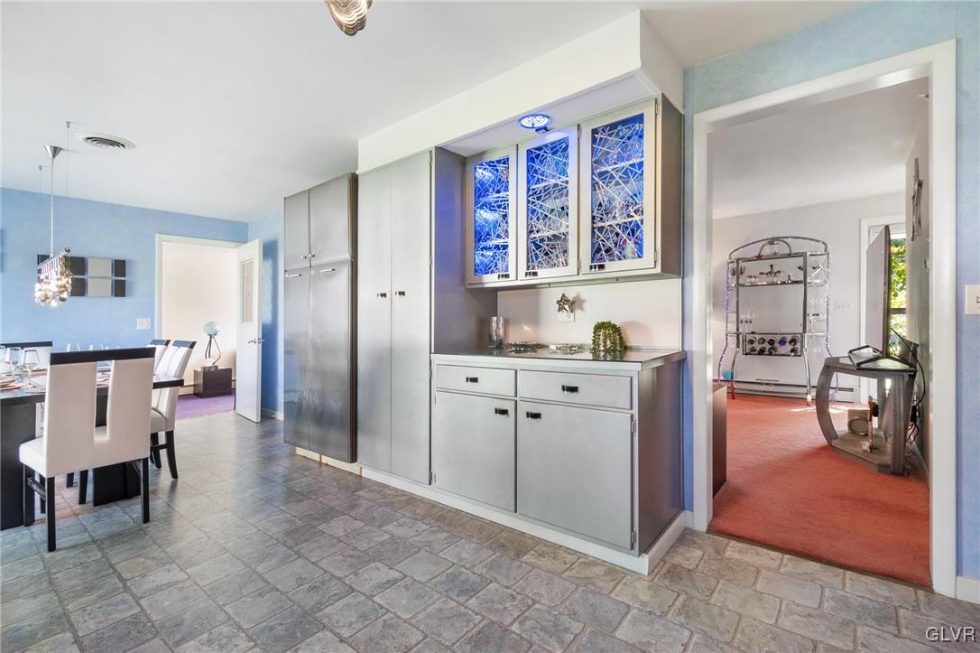 130 North Scenic Street