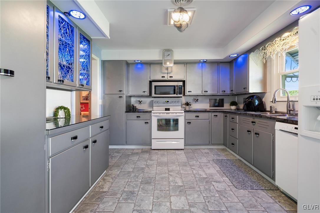 130 North Scenic Street