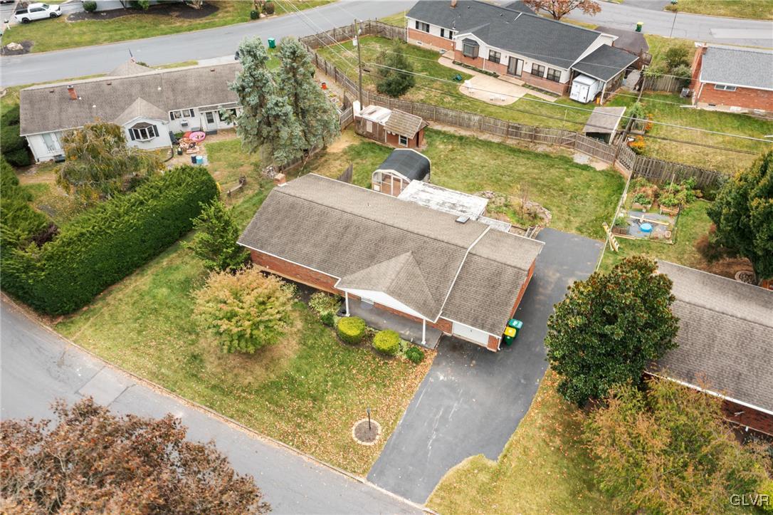 7106 Heather Road