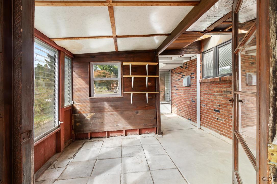 7106 Heather Road