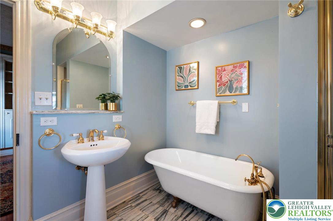 945 West Turner Street