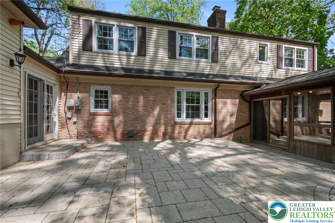 3694 Hawthorne Drive