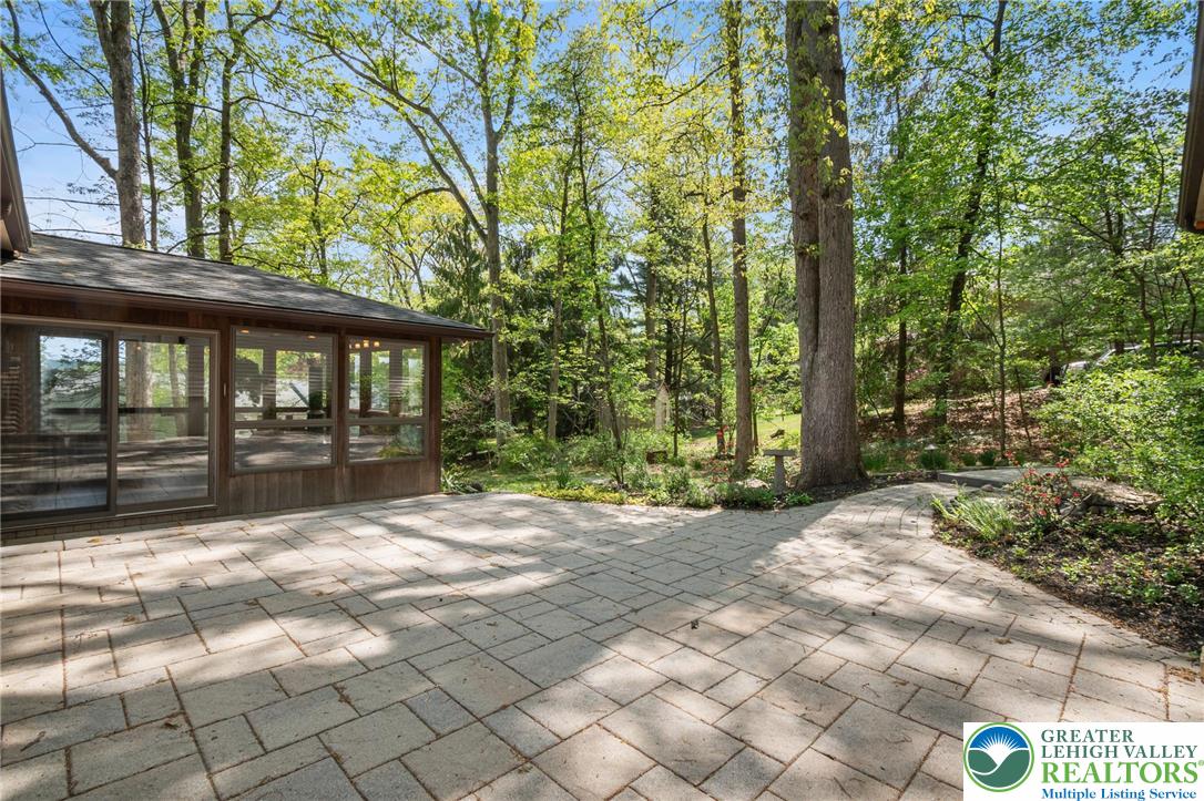 3694 Hawthorne Drive