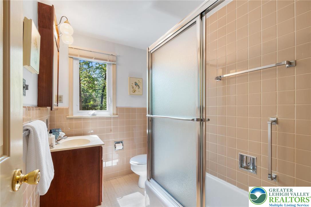 3694 Hawthorne Drive