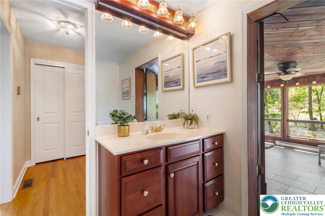 3694 Hawthorne Drive