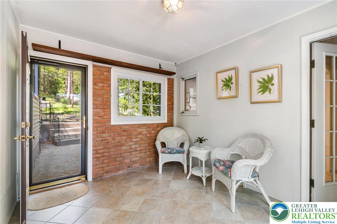 3694 Hawthorne Drive