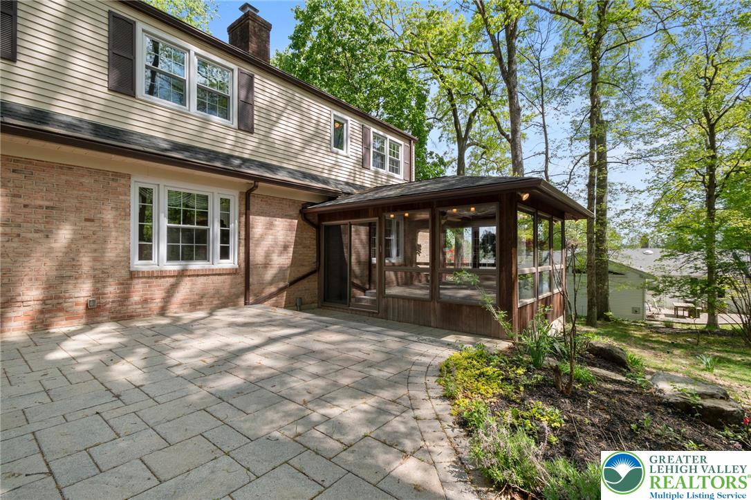 3694 Hawthorne Drive