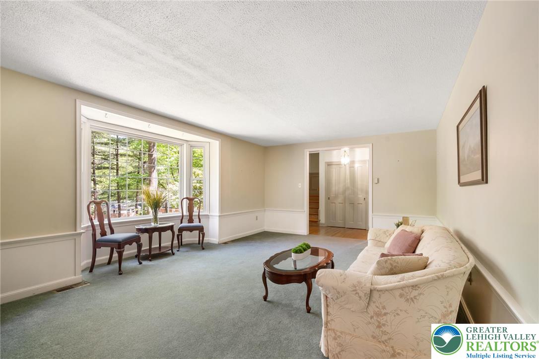 3694 Hawthorne Drive