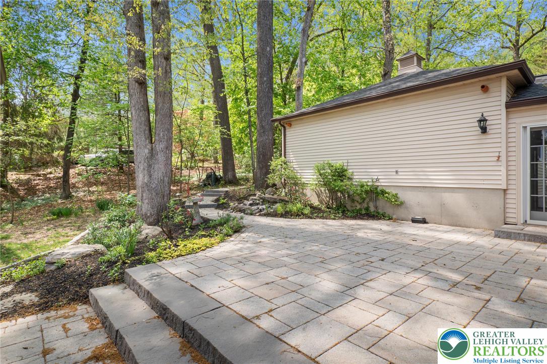 3694 Hawthorne Drive