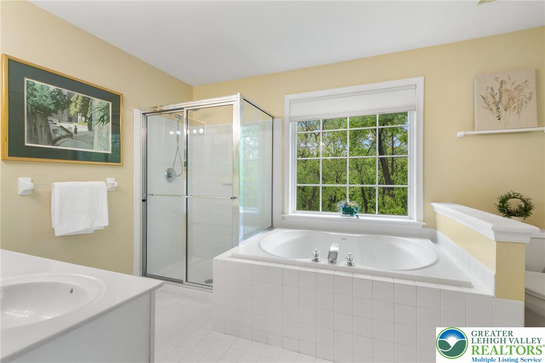 2238 Oakwood Court