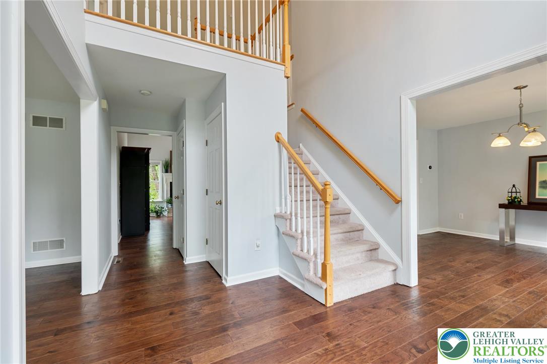 2238 Oakwood Court