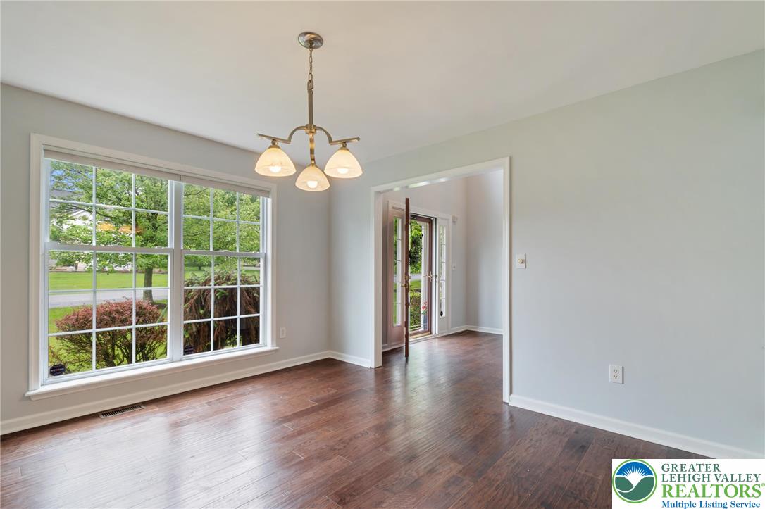 2238 Oakwood Court