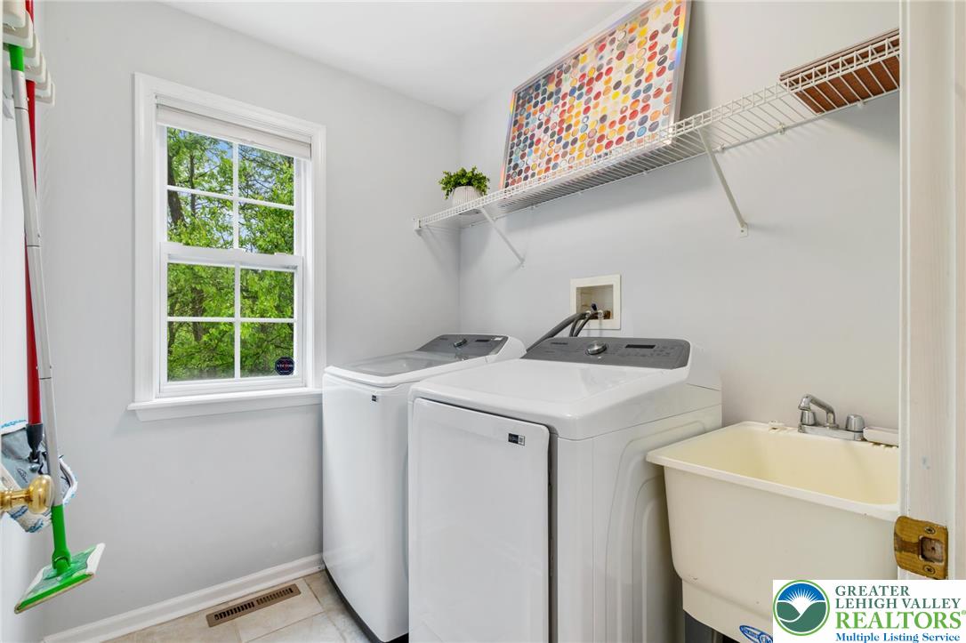 2238 Oakwood Court