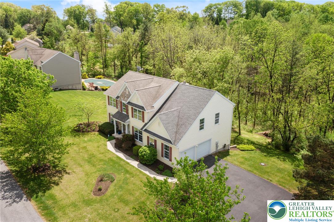 2238 Oakwood Court