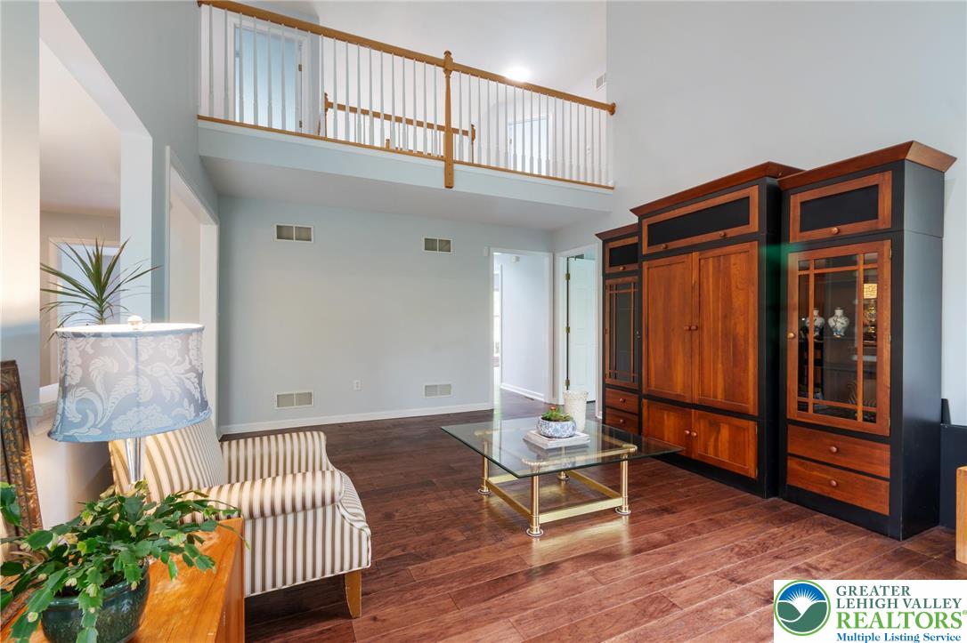 2238 Oakwood Court