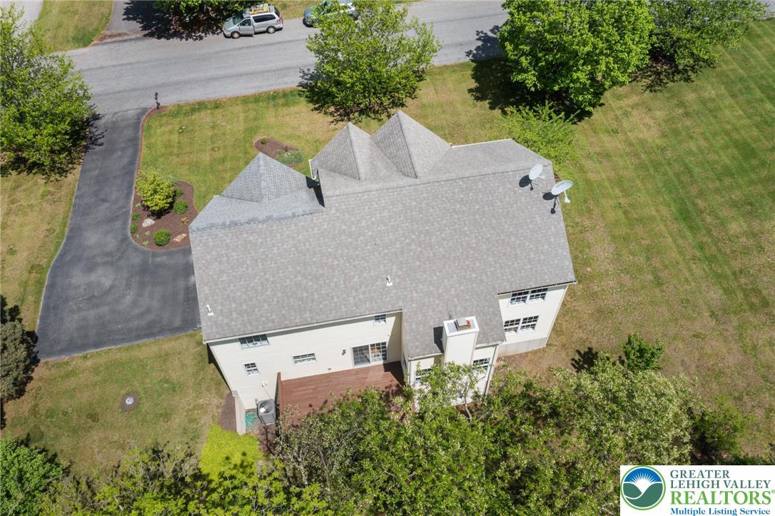 2238 Oakwood Court