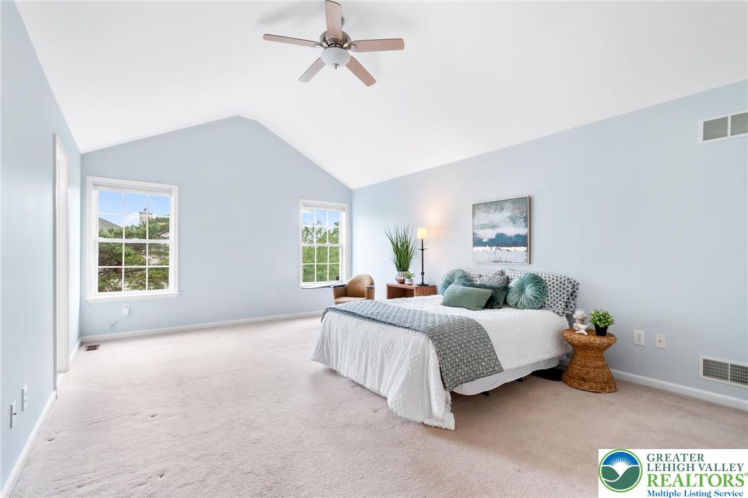 2238 Oakwood Court
