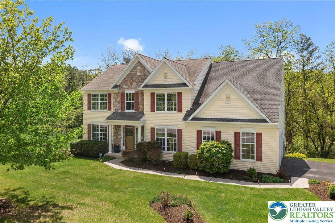 2238 Oakwood Court