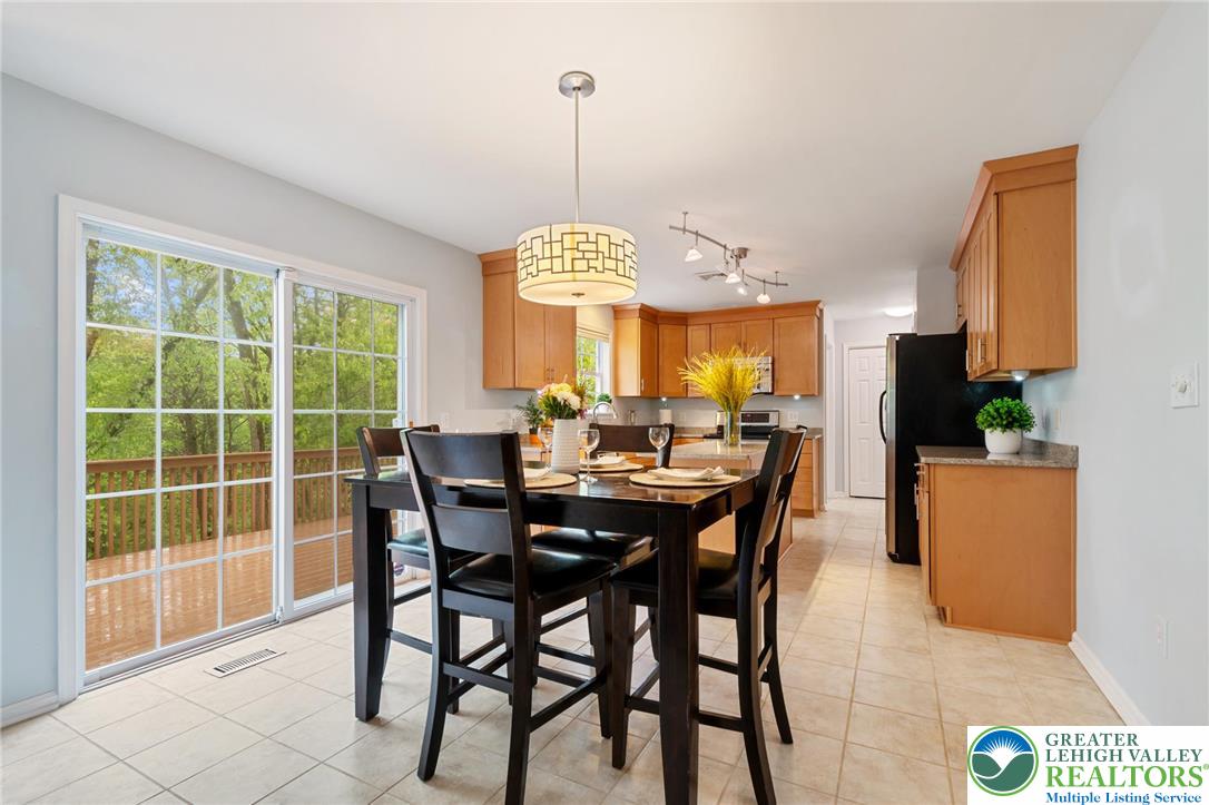 2238 Oakwood Court
