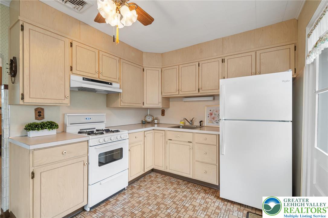 3741 Old Philadelphia PIKE