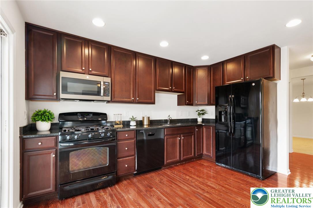 4094 Bunker Hill Drive South