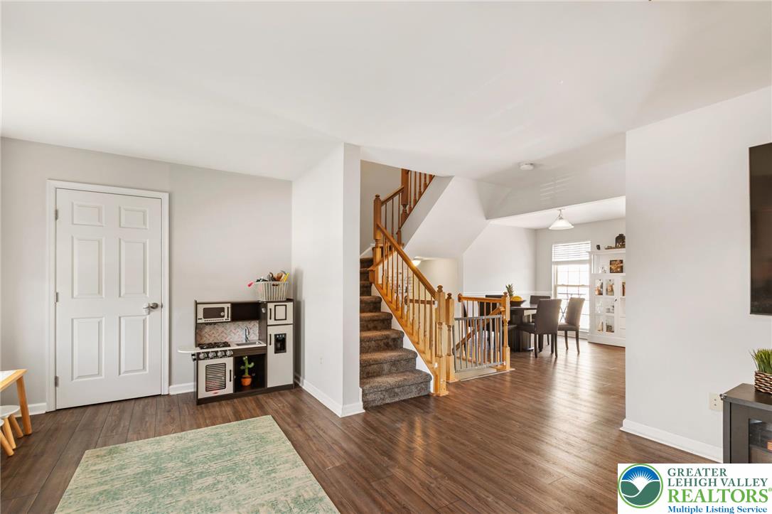 4354 Apple Blossom Drive