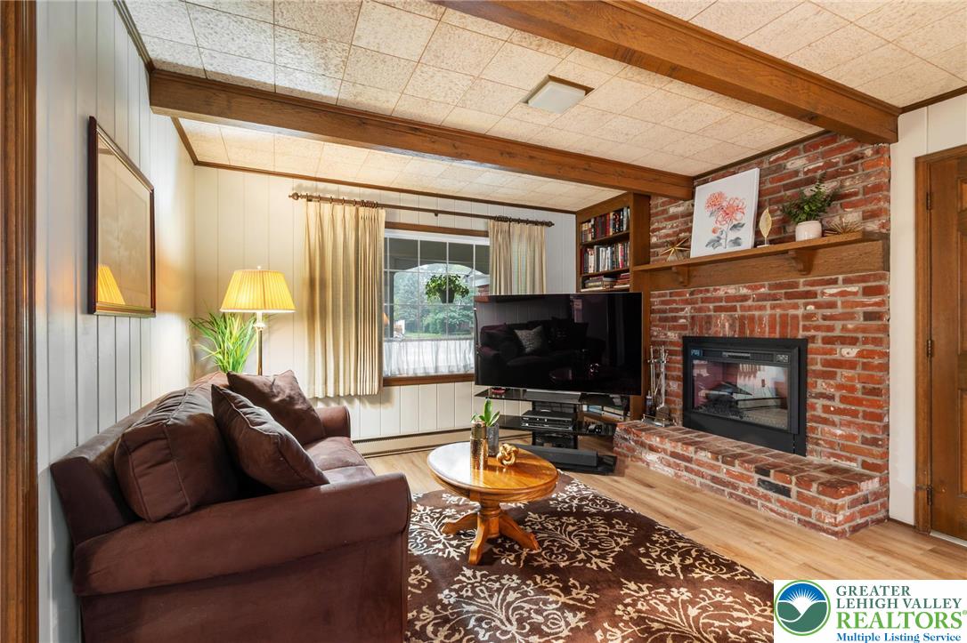 2892 Edgemont Drive