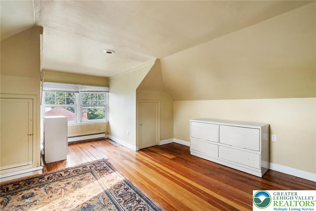 2022 Greenawalds Avenue