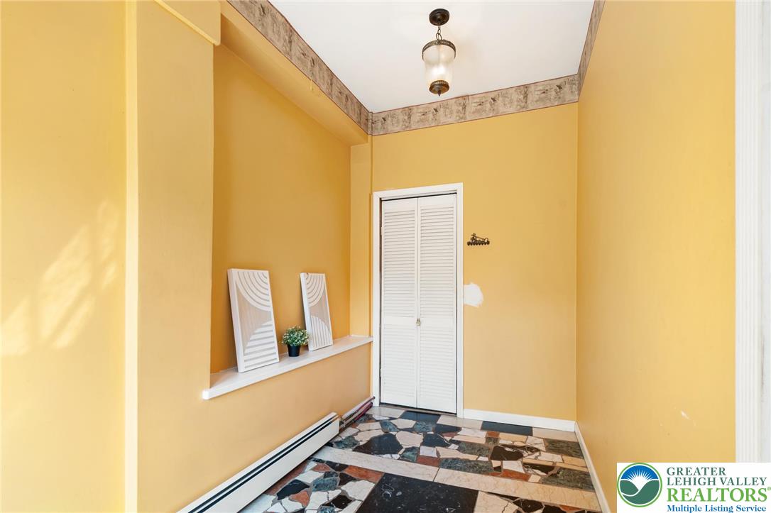 2022 Greenawalds Avenue