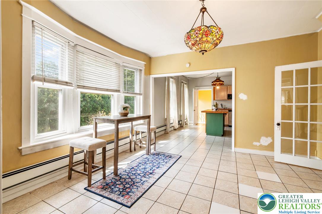 2022 Greenawalds Avenue