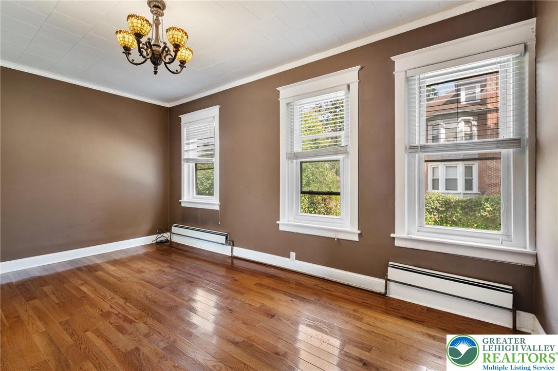 2022 Greenawalds Avenue