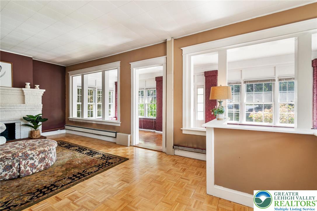 2022 Greenawalds Avenue