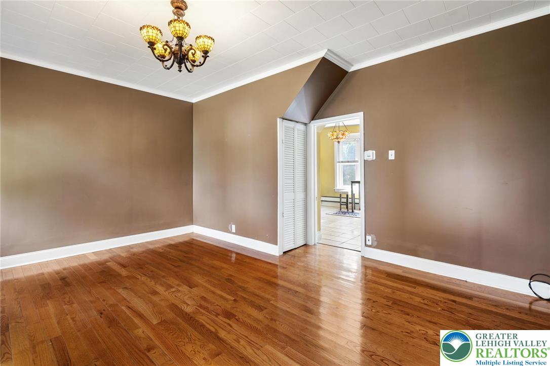 2022 Greenawalds Avenue