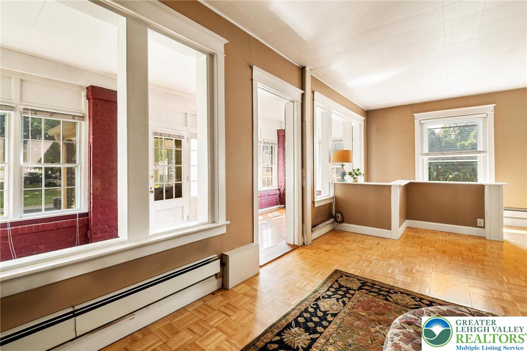 2022 Greenawalds Avenue