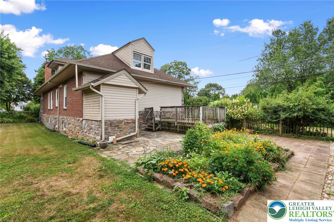 2022 Greenawalds Avenue