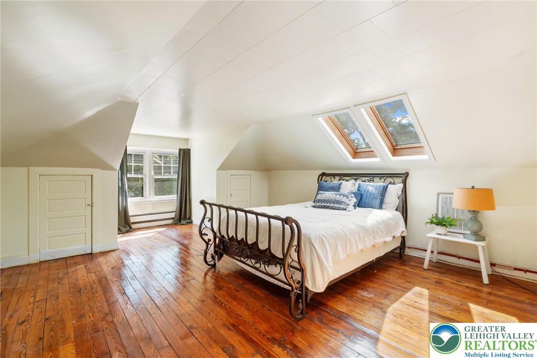 2022 Greenawalds Avenue