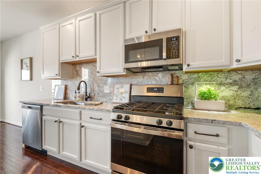 495 Gray Feather Way