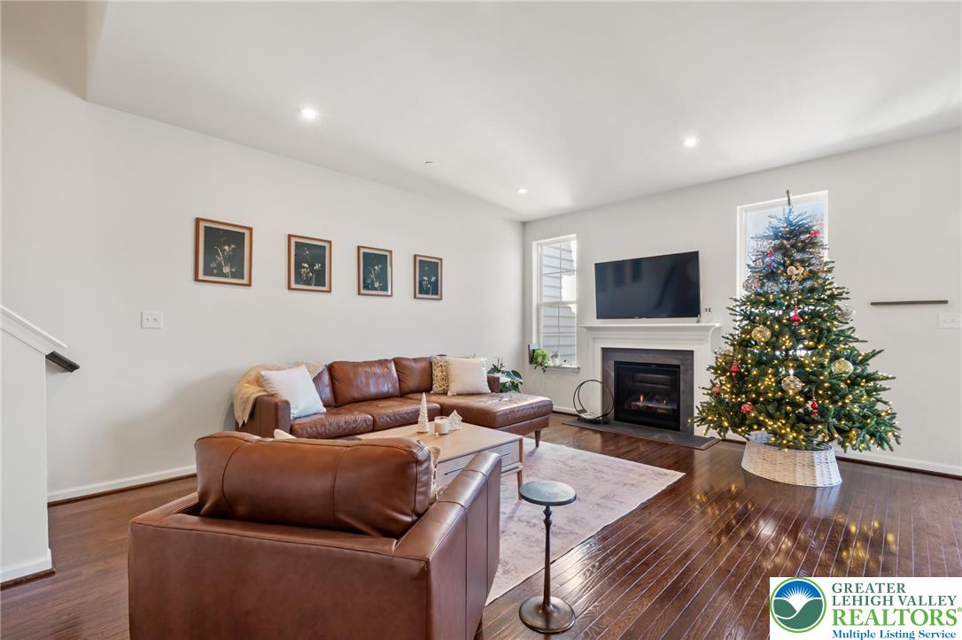 495 Gray Feather Way