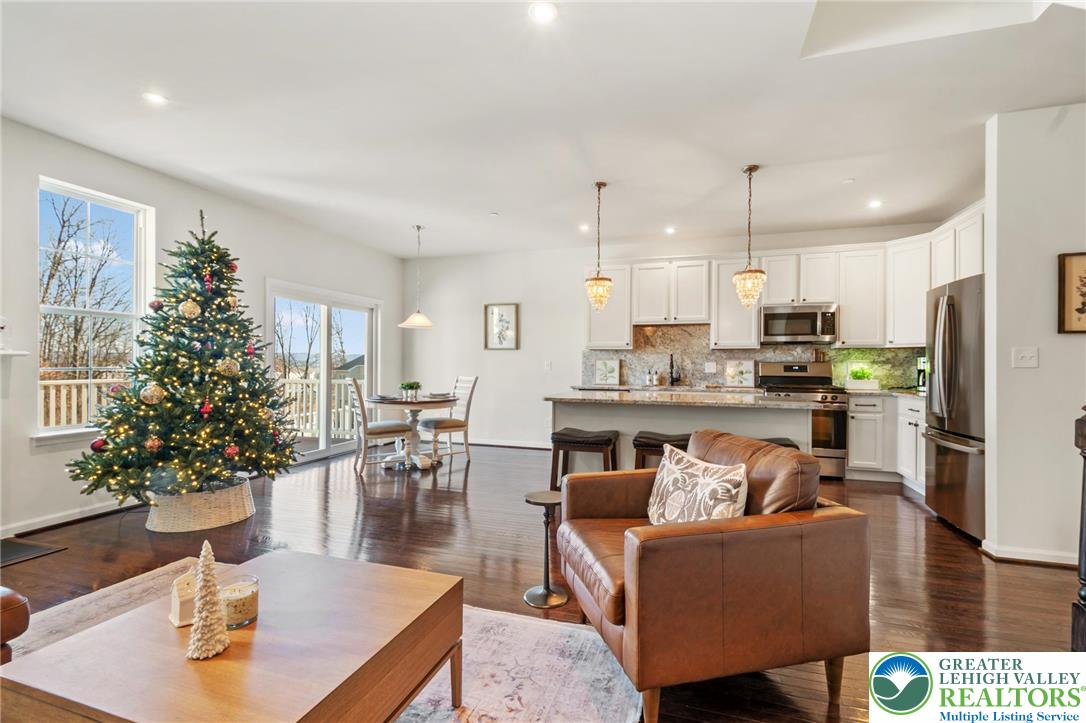 495 Gray Feather Way