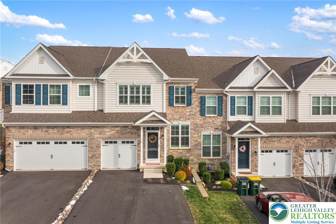 495 Gray Feather Way